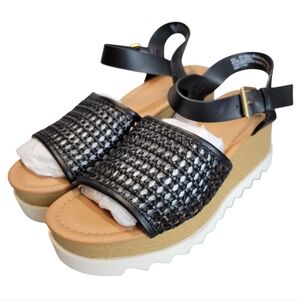 Universal Thread Black Platform Sandals NWT Size 9.5